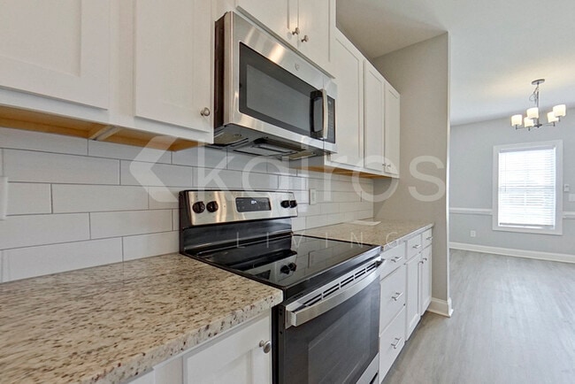 Foto del edificio - 3704 Oak Leaf Wy