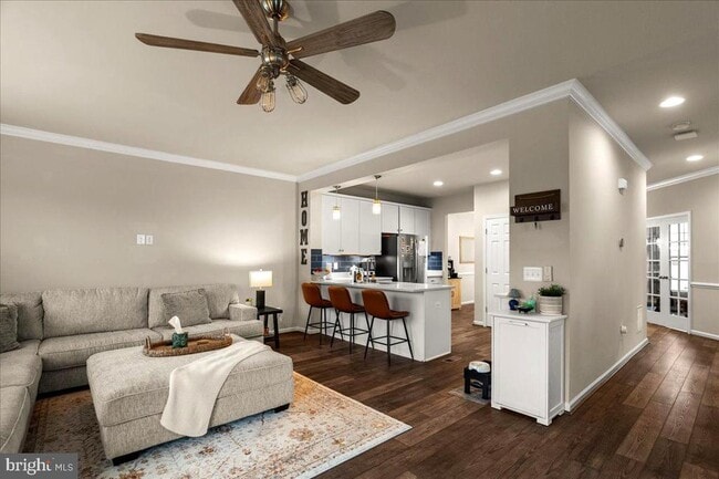Building Photo - 220 Patchwork Dr