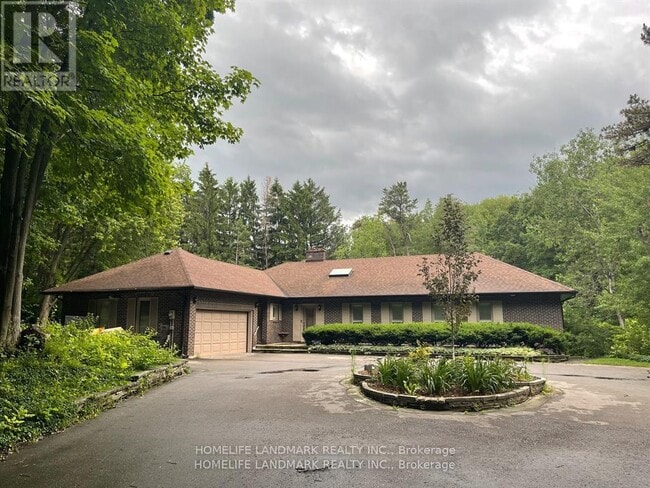 Building Photo - 34 Steeplechase Ave