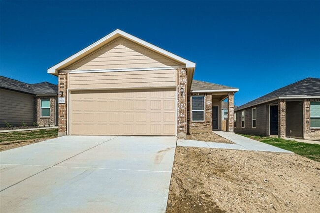 4 Bedrooms located off Hwy 90W and Grosenb... - 4 Bedrooms located off Hwy 90W and Grosenb... House