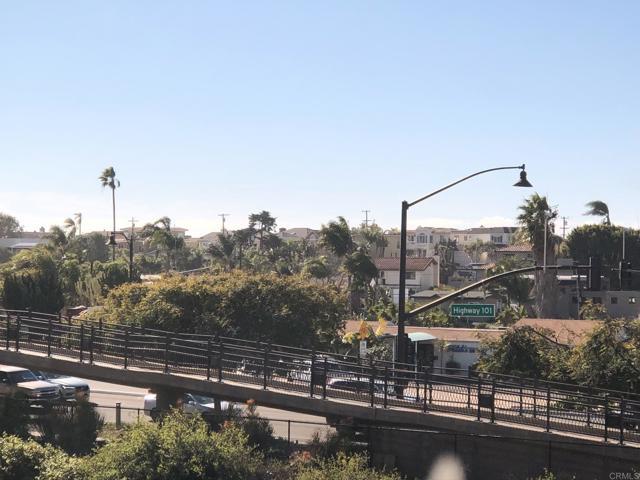 Building Photo - 415 N Cedros Ave