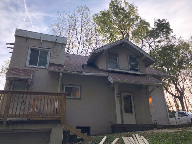 Building Photo - 4 BR/1.5 Bath home