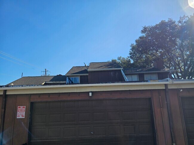 Foto del edificio - 8496 Dairy View Ln