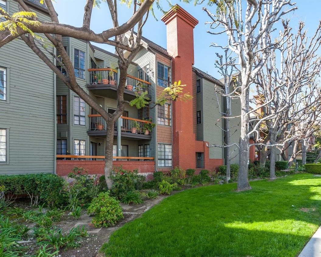 1313 Valley View Rd Unit 302, Glendale, CA 91202 Condo for Rent in