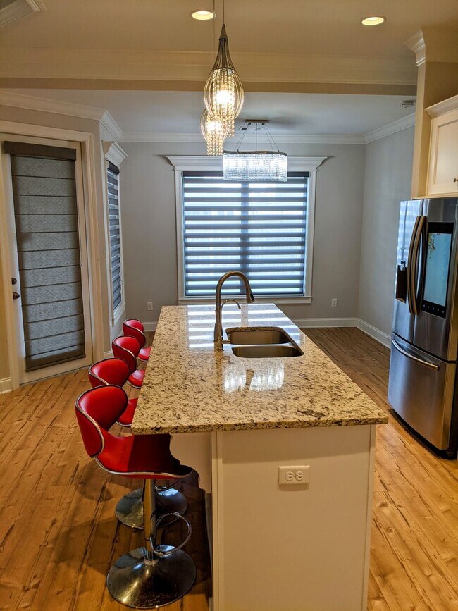 Foto del edificio - Wake up on Sleepy Brook Rd!