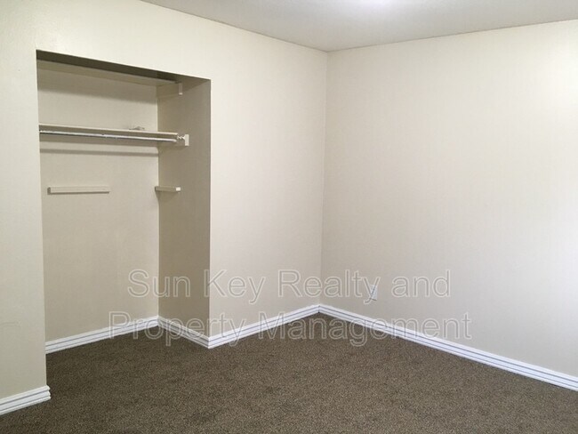 Foto del edificio - 3193 Montclair St