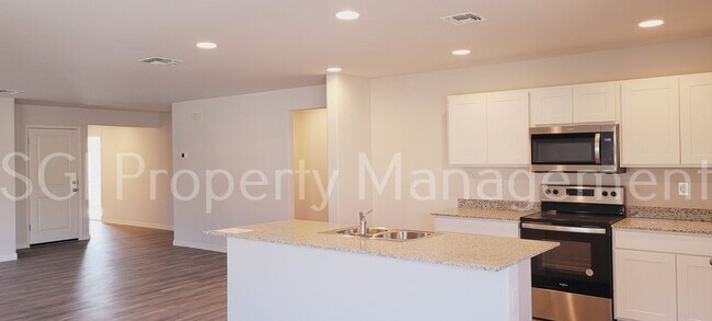 Building Photo - BEAUTIFUL CASA GRANDE HOME!!