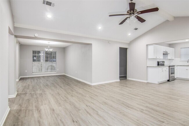 Foto del edificio - 1702 Athens Dr