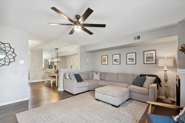 Foto del edificio - 4 Bedroom 2 Bath Townhome in Exton Station