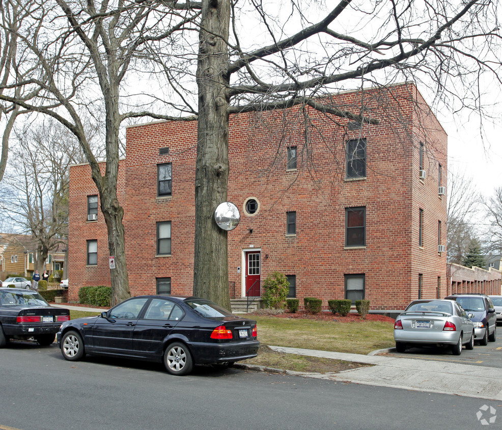 Building Photo - Mamaroneck Gardens