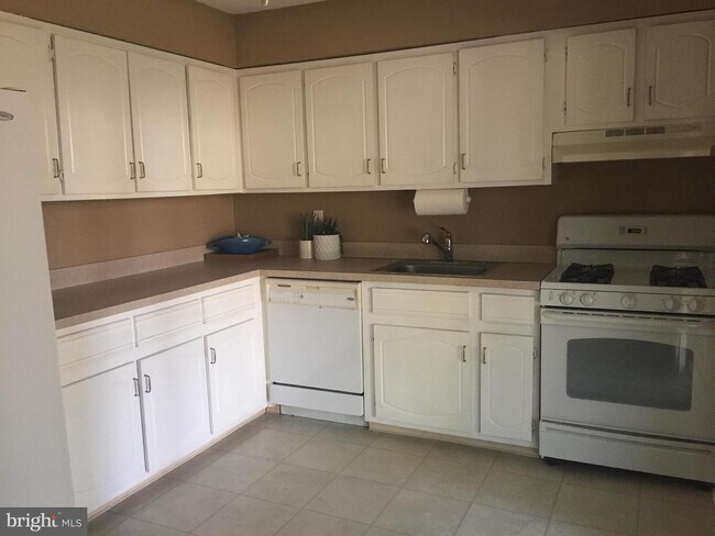 Building Photo - 109 Mandon Ct