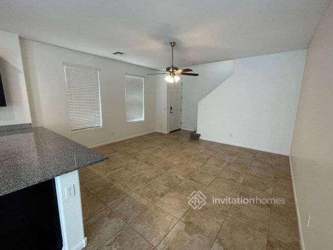 Building Photo - 1429 S Ponderosa Dr