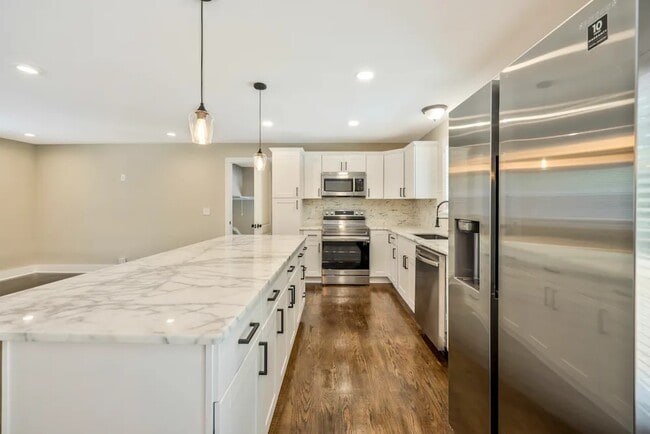 Foto del edificio - 5008 Suter Dr