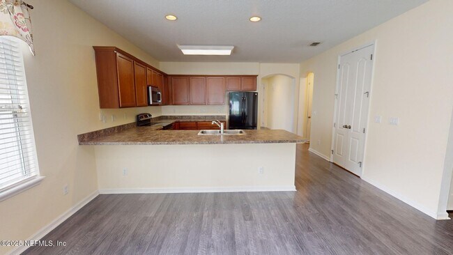 Foto del edificio - 15707 Lexington Park Blvd