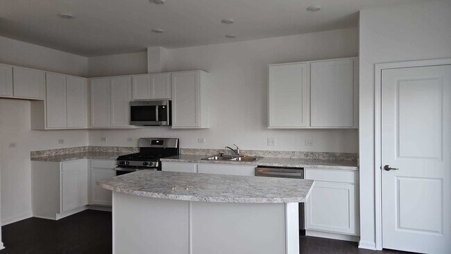 Building Photo - 525 Wolverine Dr