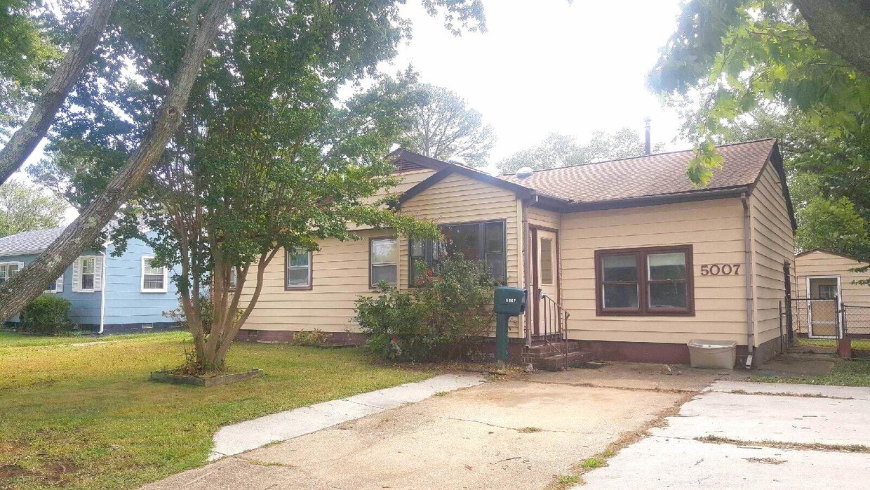 Primary Photo - 5007 Hazelwood Rd