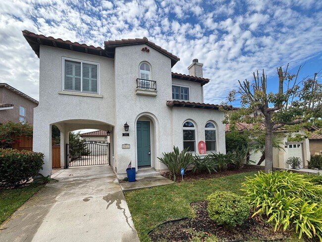 Building Photo - Charming 3BD/2.5BA House in Chula Vista W/...