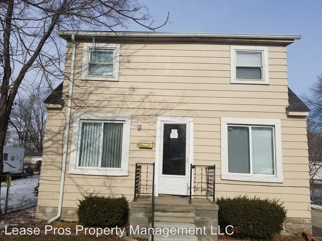 Primary Photo - 12731 Sarsfield Ave
