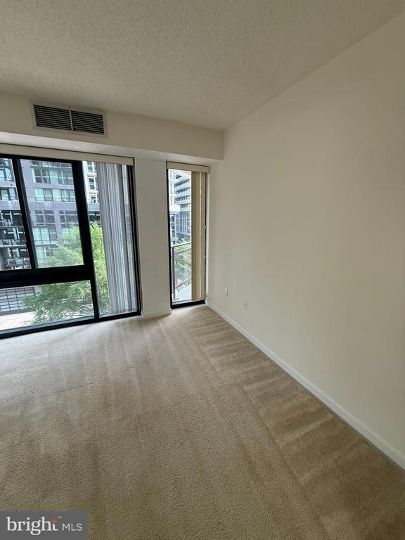 Foto del edificio - 1530 Key Blvd