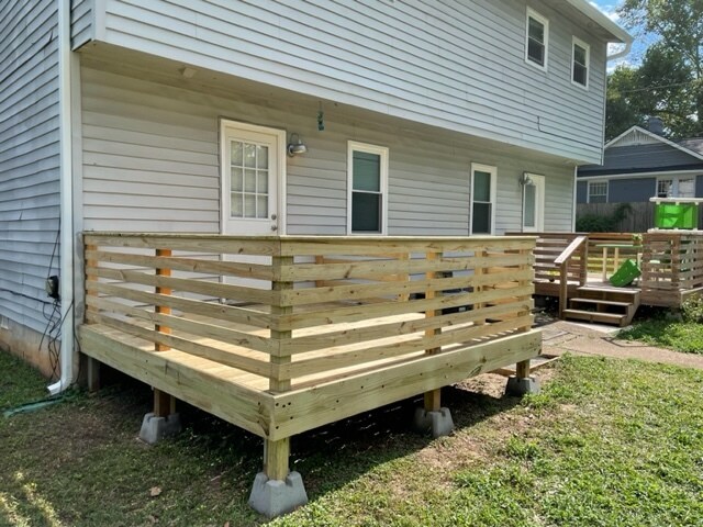amplia terraza trasera - 308 Atlanta Ave SE