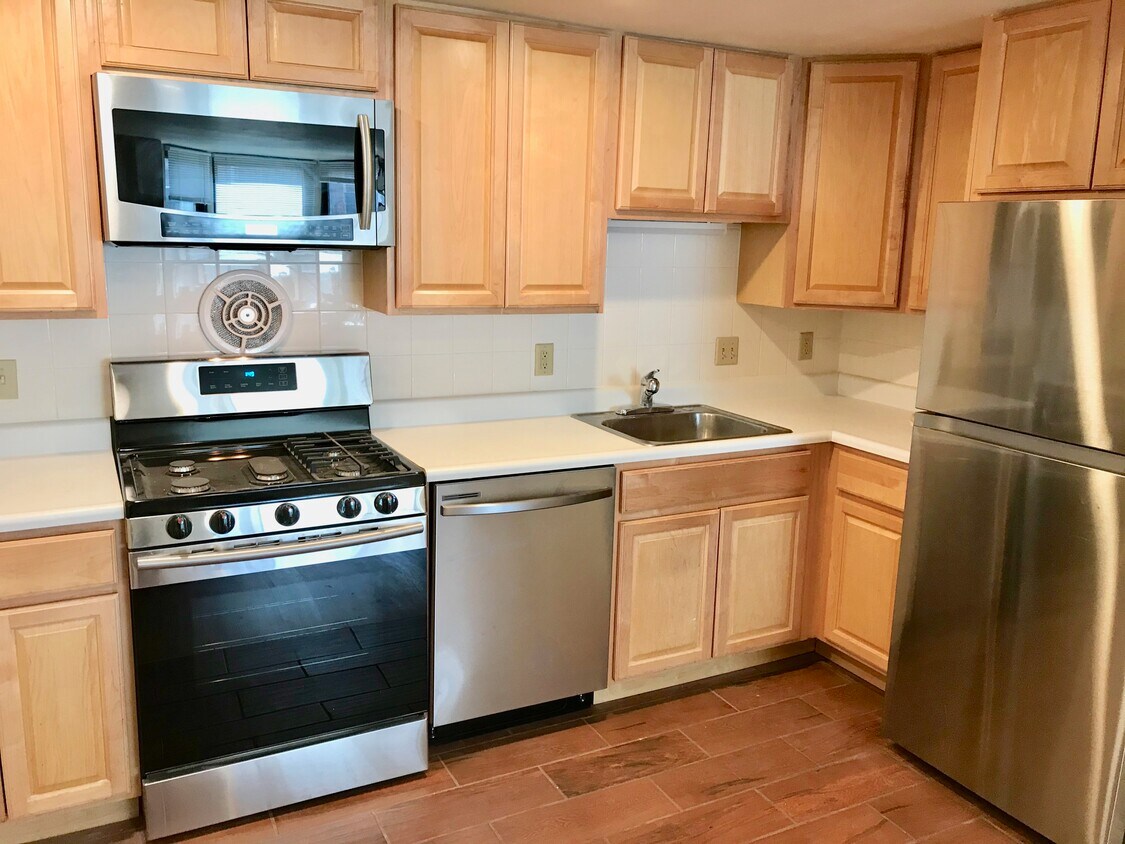 Foto principal - 111 W Concord St