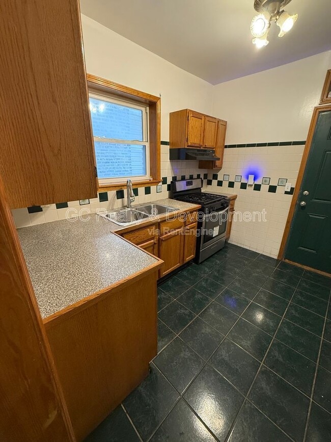 Foto del edificio - 6124 S Whipple St