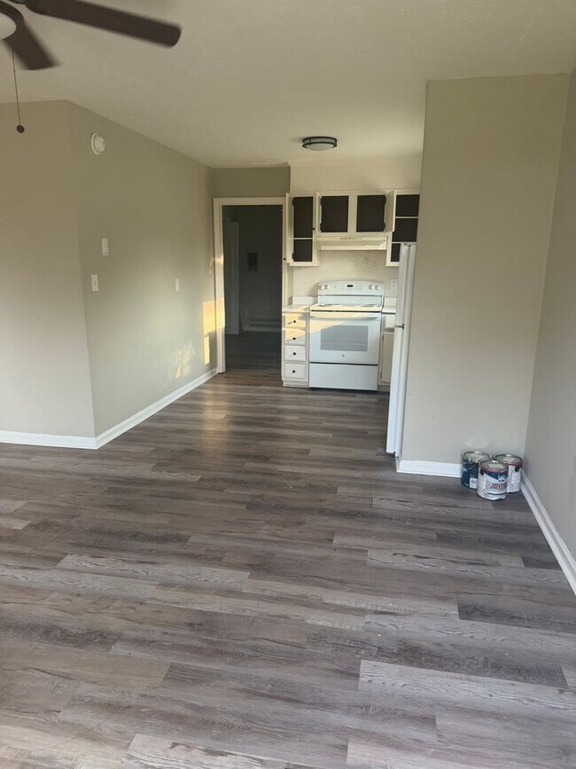 Building Photo - 2132 Rockcreek Drive