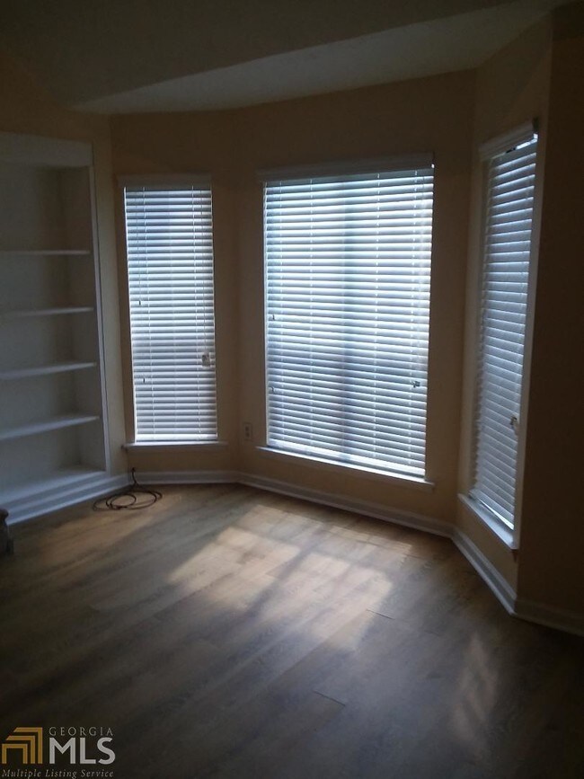 Foto del edificio - 808 Heritage Oaks Dr