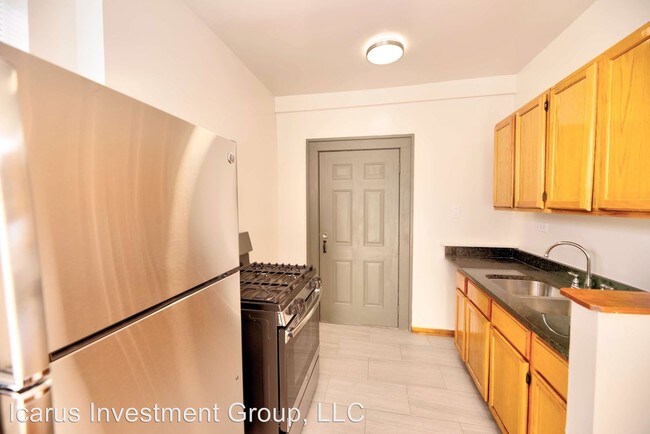 Building Photo - 3149 W 61st St