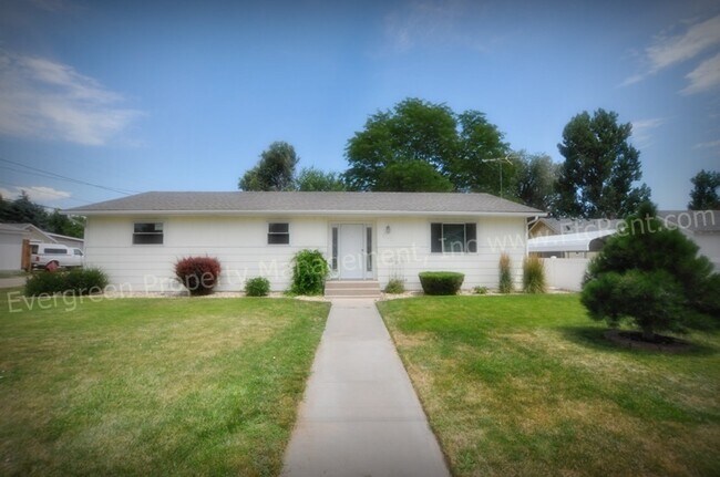 Building Photo - Great 3 Bedroom in Windsor!
