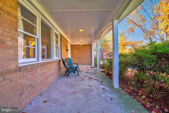 Foto del edificio - 6220 Robinwood Rd