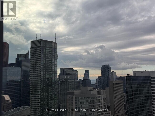 Building Photo - 252 Church St