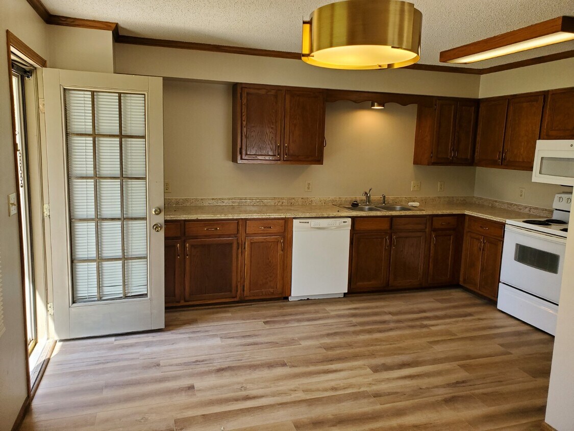 new LTV flooring - 1111 Country Club Ln