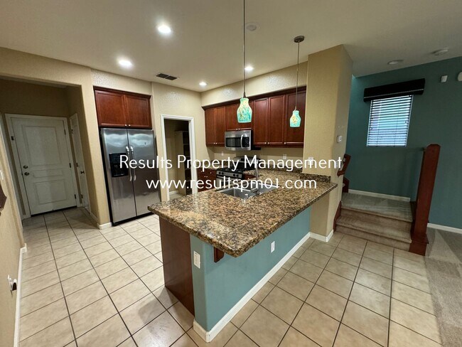 Foto del edificio - Available Now! Cozy Courtyard Home