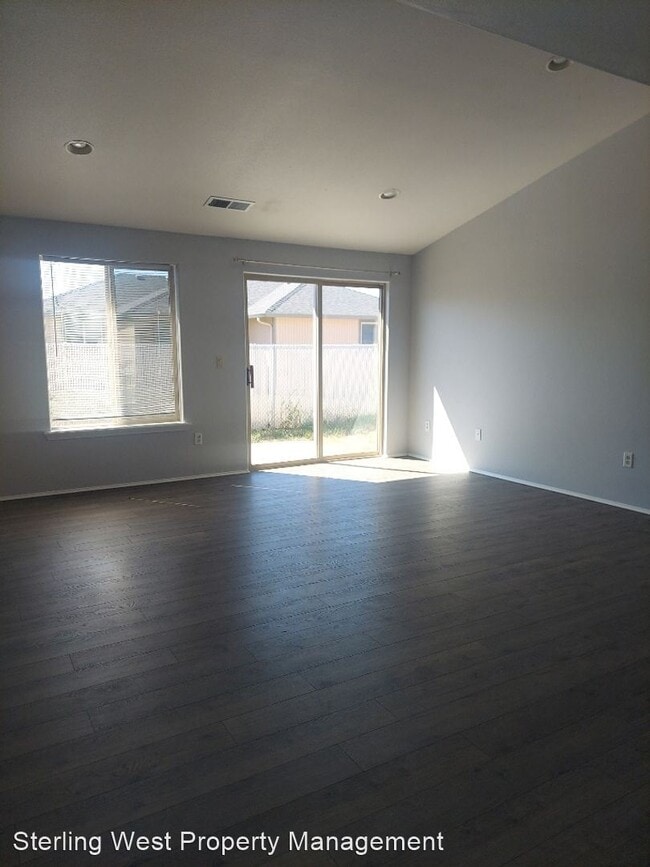 Building Photo - 3 br, 2 bath House - 365 Bradley Way