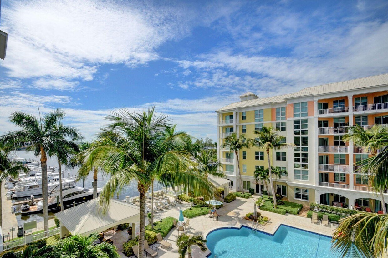 Foto principal - 806 E Windward Way