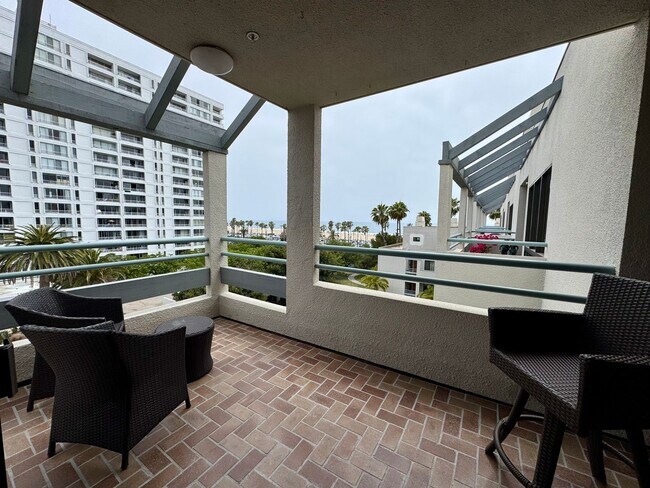 Foto del edificio - 140 Ocean Park Blvd