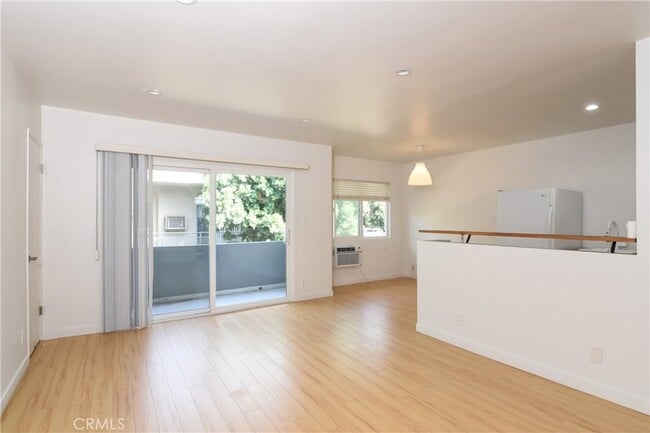 Building Photo - 11921 Goshen Ave