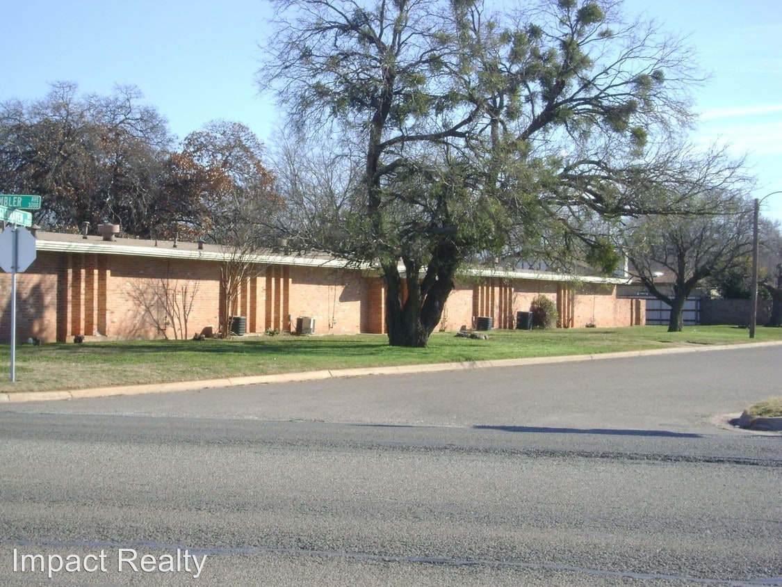Building Photo - 2101 Glenhaven Dr