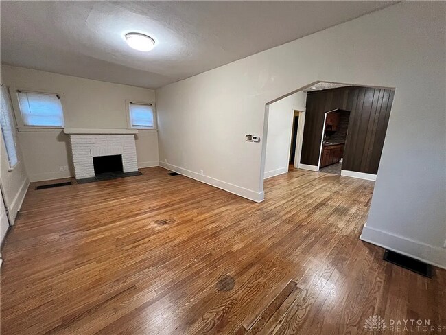 Foto del edificio - 3234 Oakridge Dr