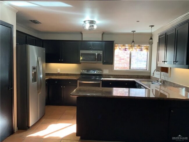 Foto del edificio - 3620 Gumwood Ave