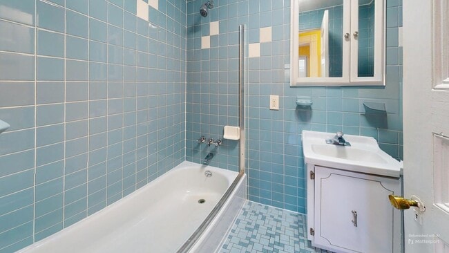 Building Photo - 72 Clinton St