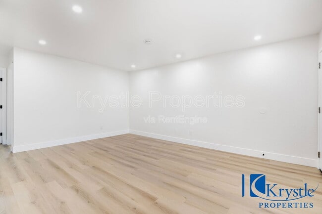 Photo - 455 E L St Apartment