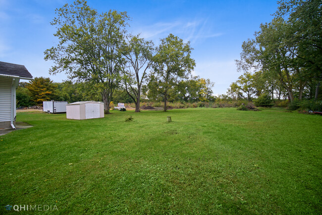 Building Photo - 2627 E 1000 Rd N