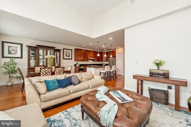 Foto del edificio - 1418 N Rhodes St