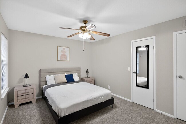 Foto del edificio - 126 Creekstone Cir