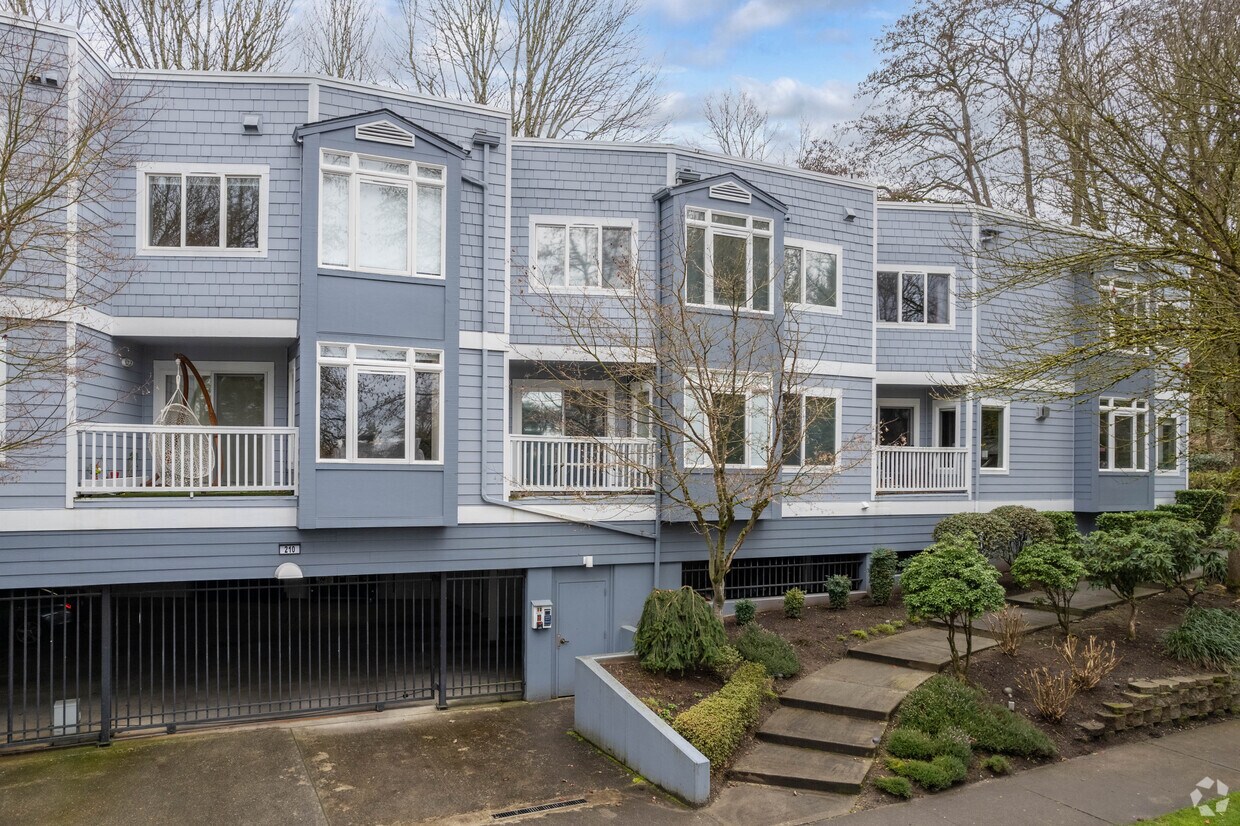 Exterior - Waverly Crest