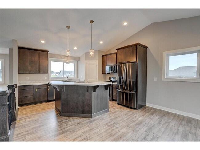 Foto del edificio - 716 114th Ln NE