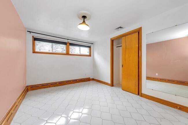 Building Photo - 55 Montmorenci Ave