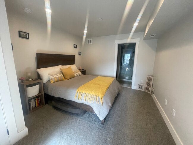 Building Photo - 433 E 2100 S